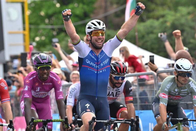 Giro 2022: Cavendish leva maratona húngara