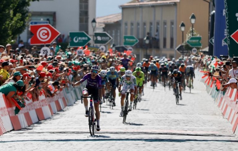 Volta a Portugal: Victor Langellotti com ataque explosivo para a vitória!