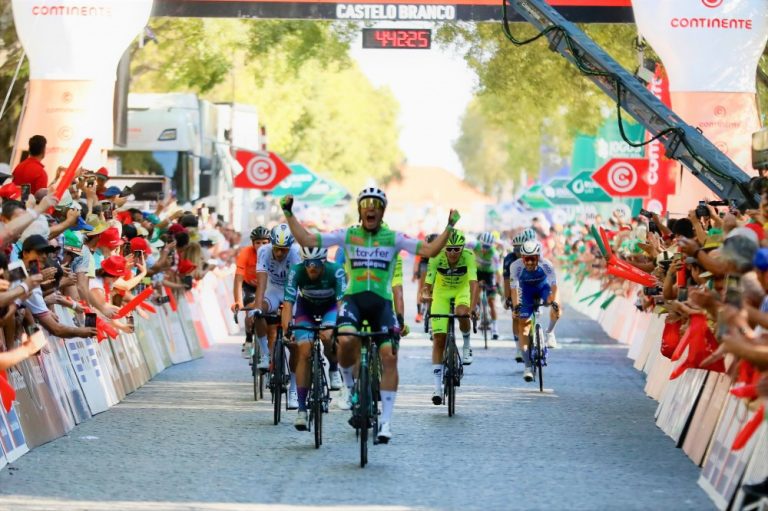 Volta a Portugal: João Matias triunfa em sprint emocionante!