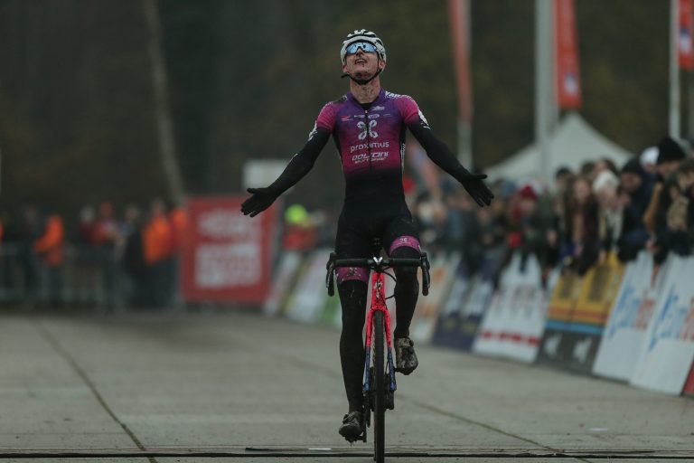 Exact Cross Essen: Kuypers vitorioso em busca do sonho