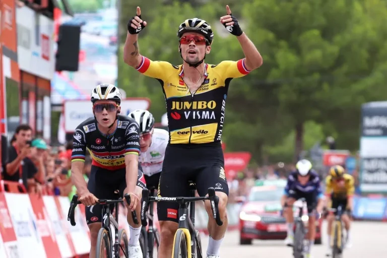 O dia da Jumbo-Visma: Primož Roglič vence sprint de favoritos e Sepp Kuss é o novo líder da Vuelta